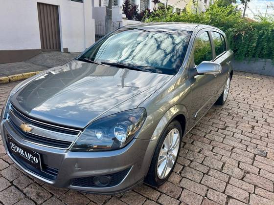 CHEVROLET VECTRA 2.0 MPFI GT HATCH 8V FLEX 4P MANUAL CHEVROLET VECTRA 2.0 MPFI GT HATCH 8V FLEX 4P MANUAL